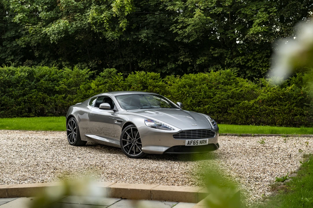 2015 Aston Martin DB9 - Image 10 of 31