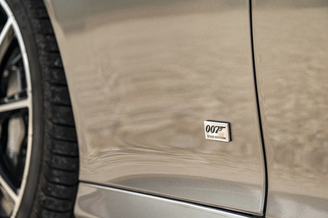 2015 Aston Martin DB9 - Image 31 of 31