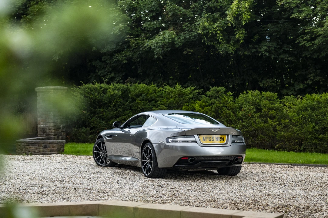 2015 Aston Martin DB9 - Image 14 of 31