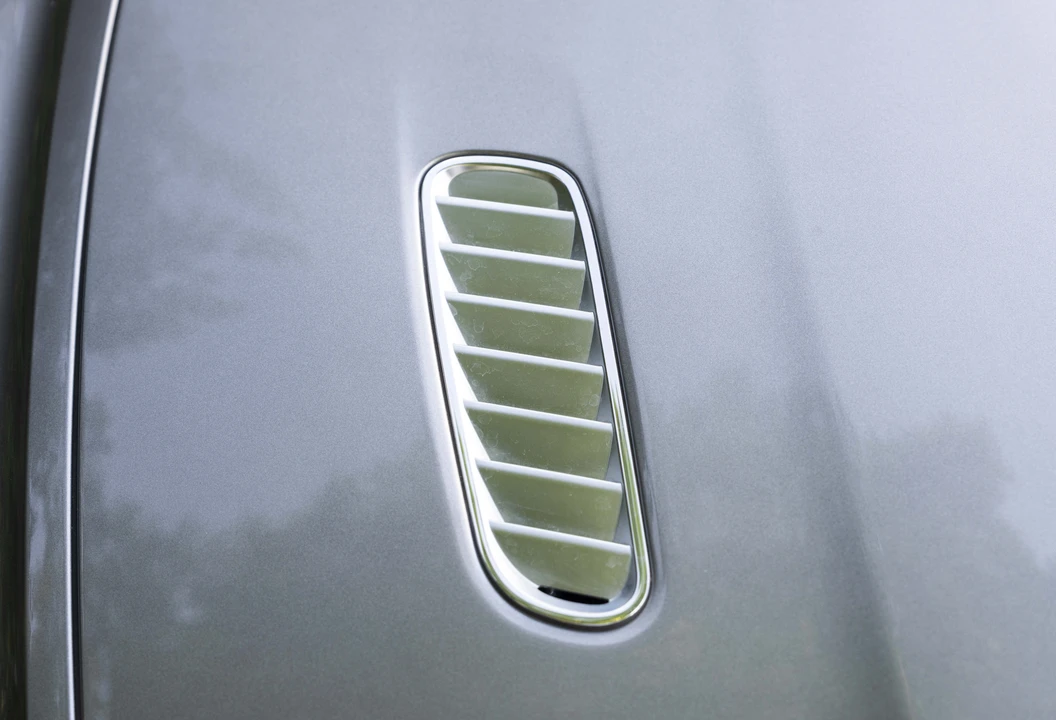 2015 Aston Martin DB9 - Image 17 of 31