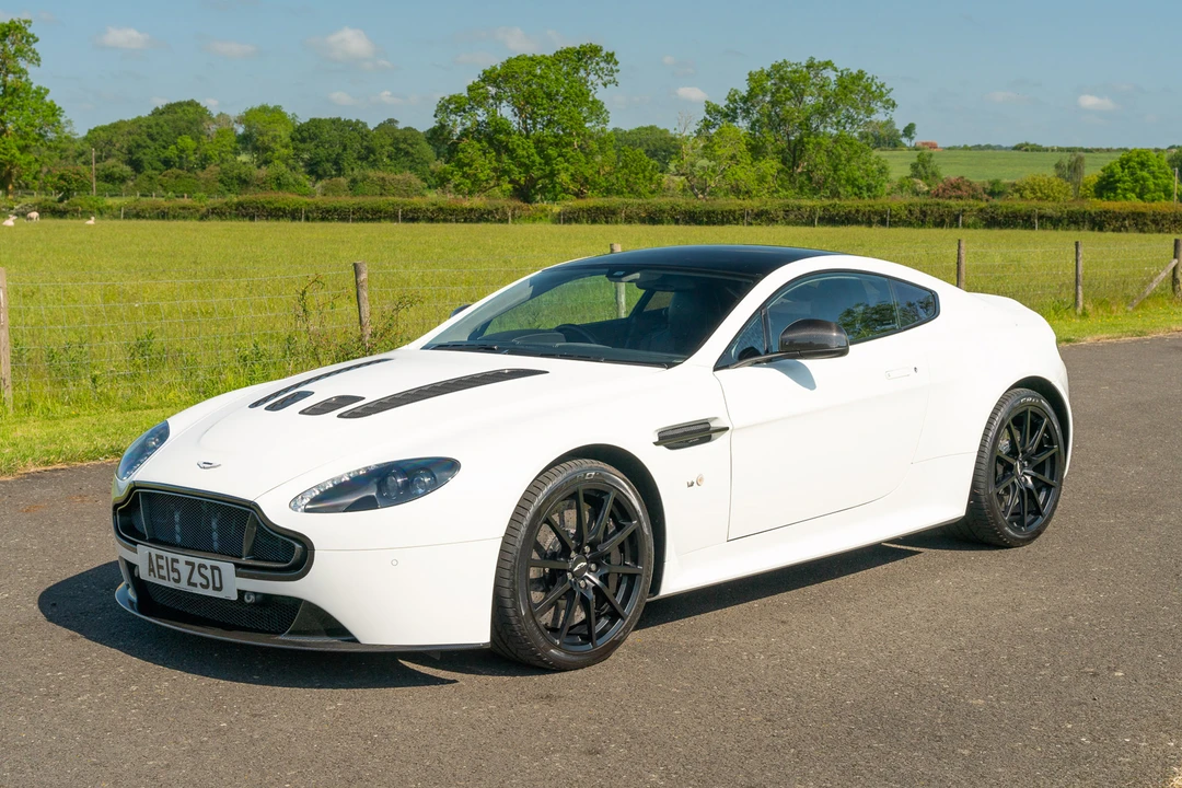 2015 Aston Martin V12 Vantage (2010-2018) - Image 2 of 31