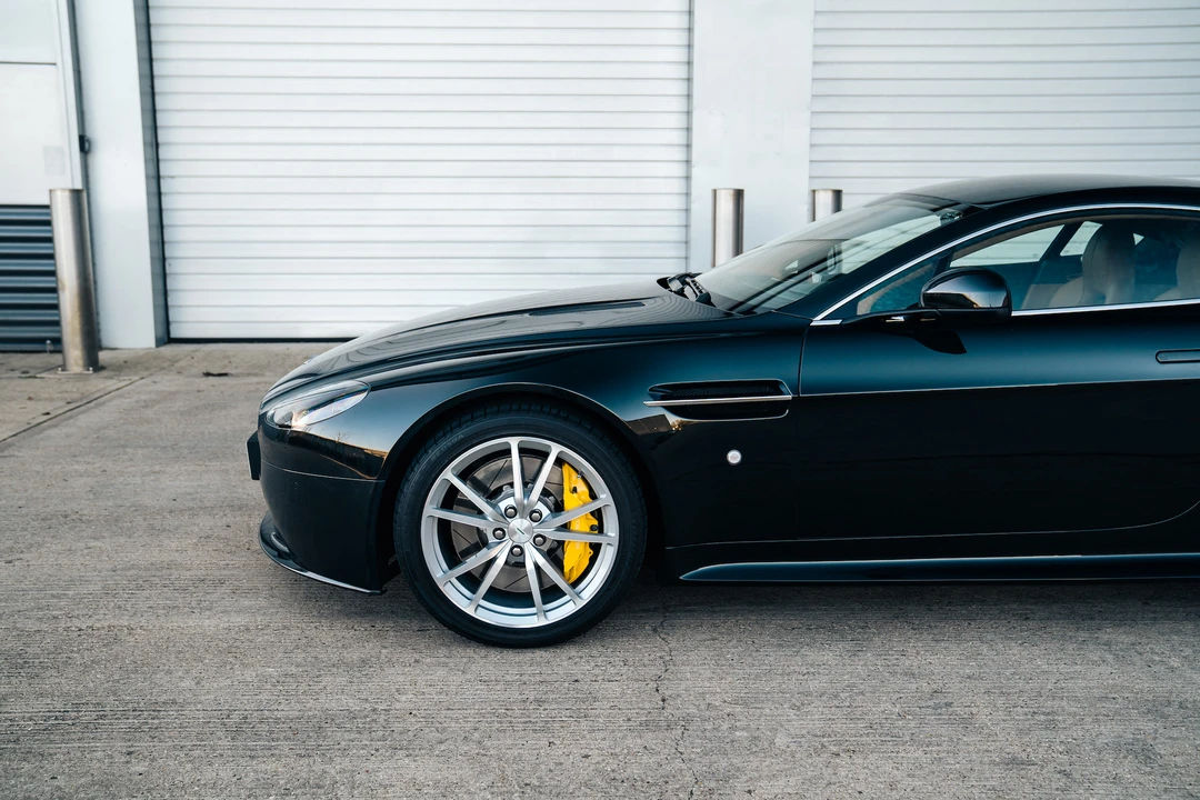2015 Aston Martin V8 Vantage (2006-2017) - Image 26 of 31