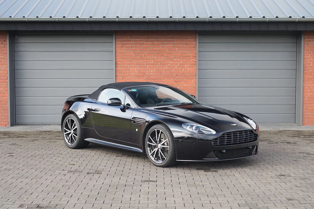 2015 Aston Martin V8 Vantage (2006-2017) - Image 5 of 31