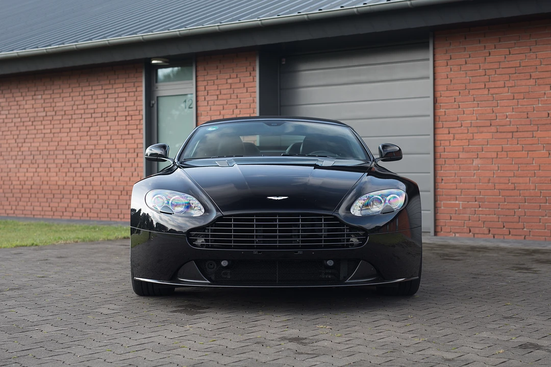 2015 Aston Martin V8 Vantage (2006-2017) - Image 3 of 31