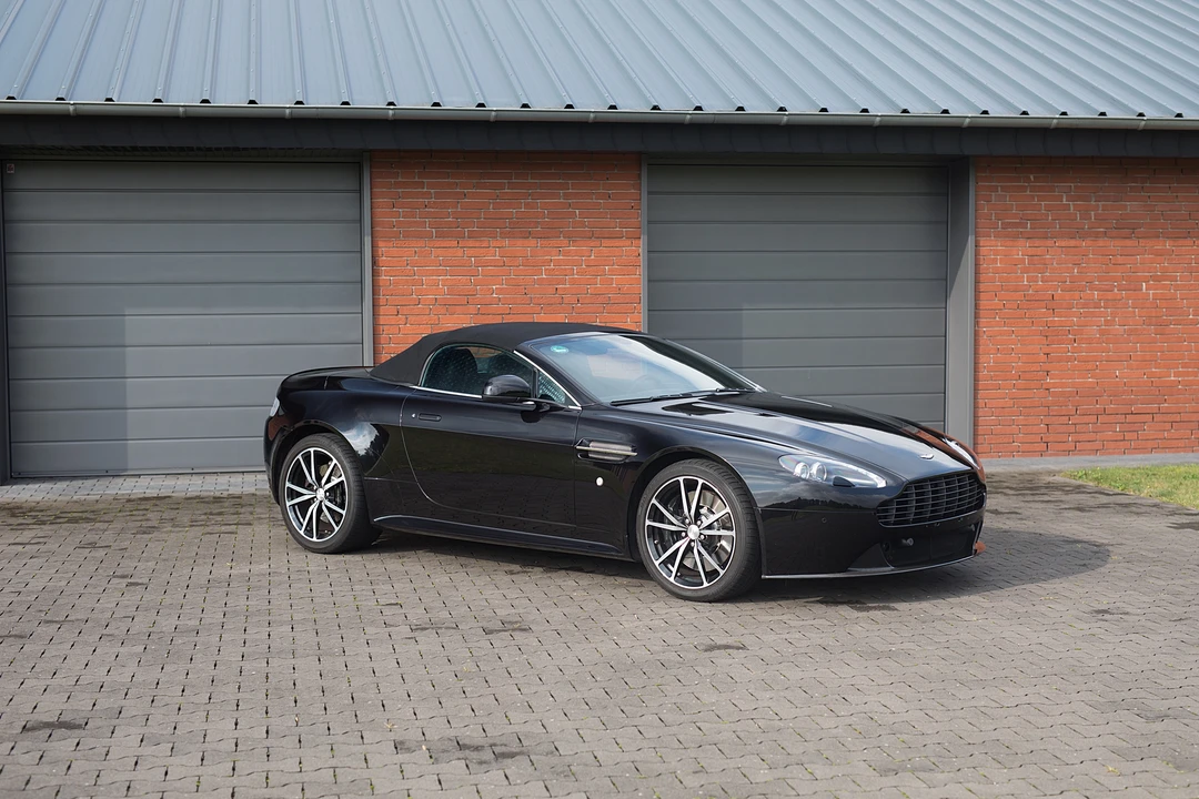 2015 Aston Martin V8 Vantage (2006-2017) - Image 8 of 31