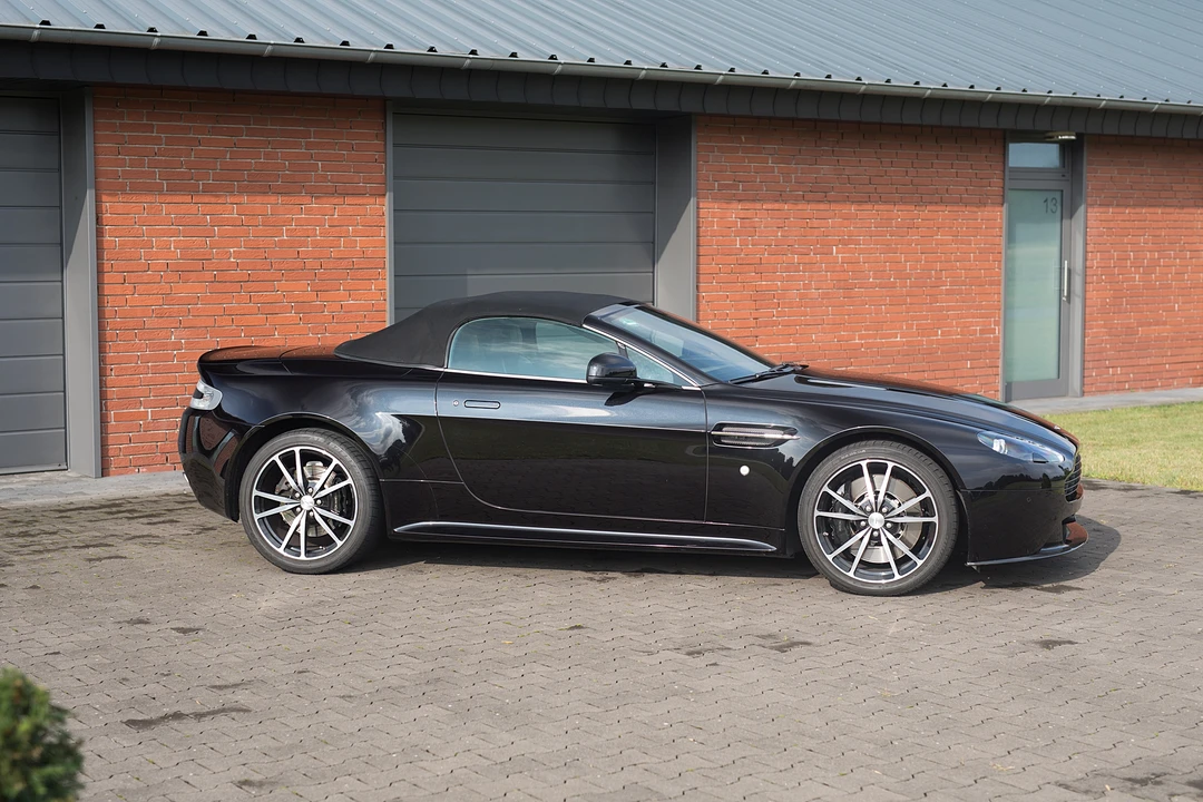 2015 Aston Martin V8 Vantage (2006-2017) - Image 11 of 31