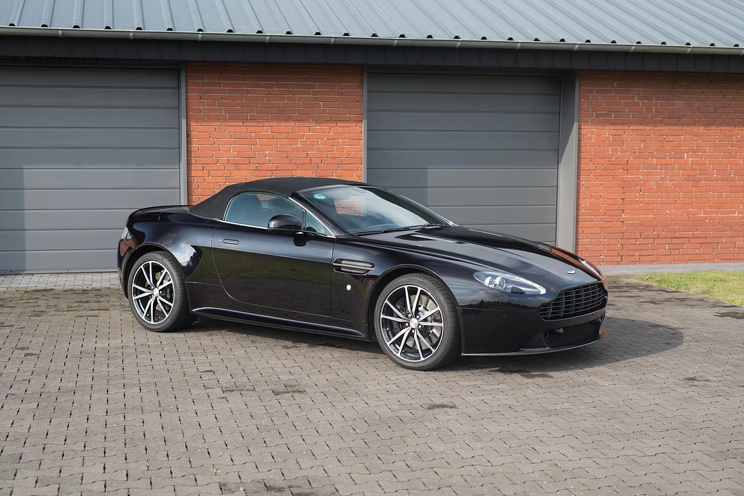 2015 Aston Martin V8 Vantage (2006-2017) - Image 12 of 31