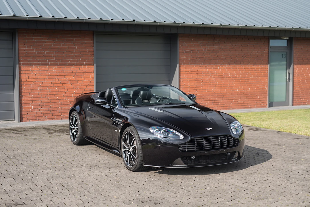 2015 Aston Martin V8 Vantage (2006-2017) - Image 17 of 31