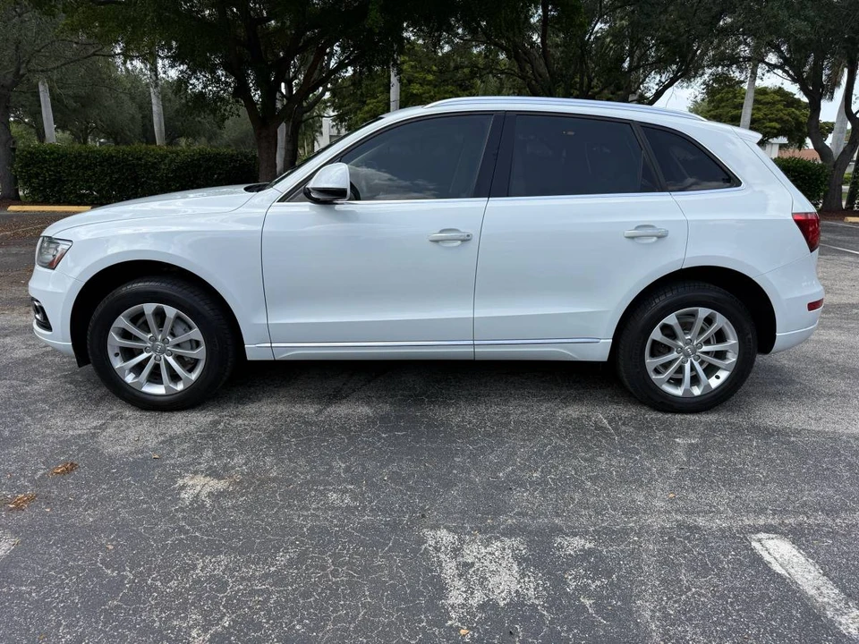 2015 Audi 8R Q5 - Image 2 of 17