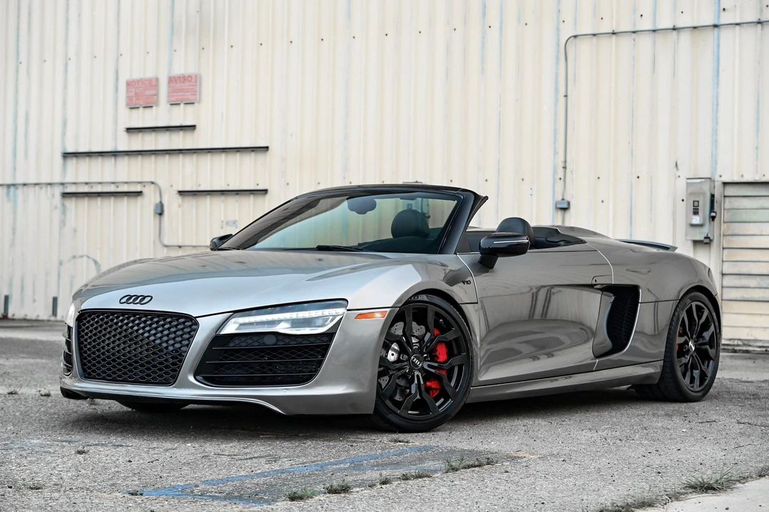 2015 Audi 42 R8 - Image 2 of 17
