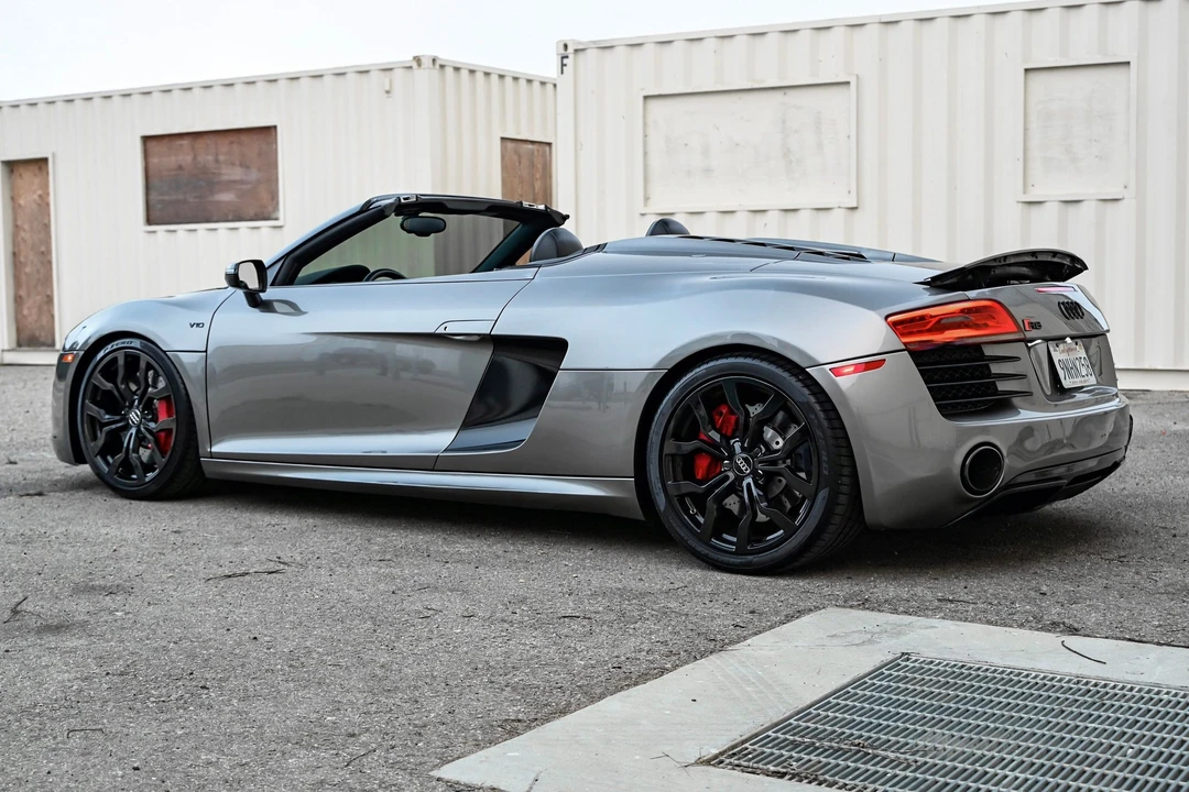 2015 Audi 42 R8 - Image 6 of 17