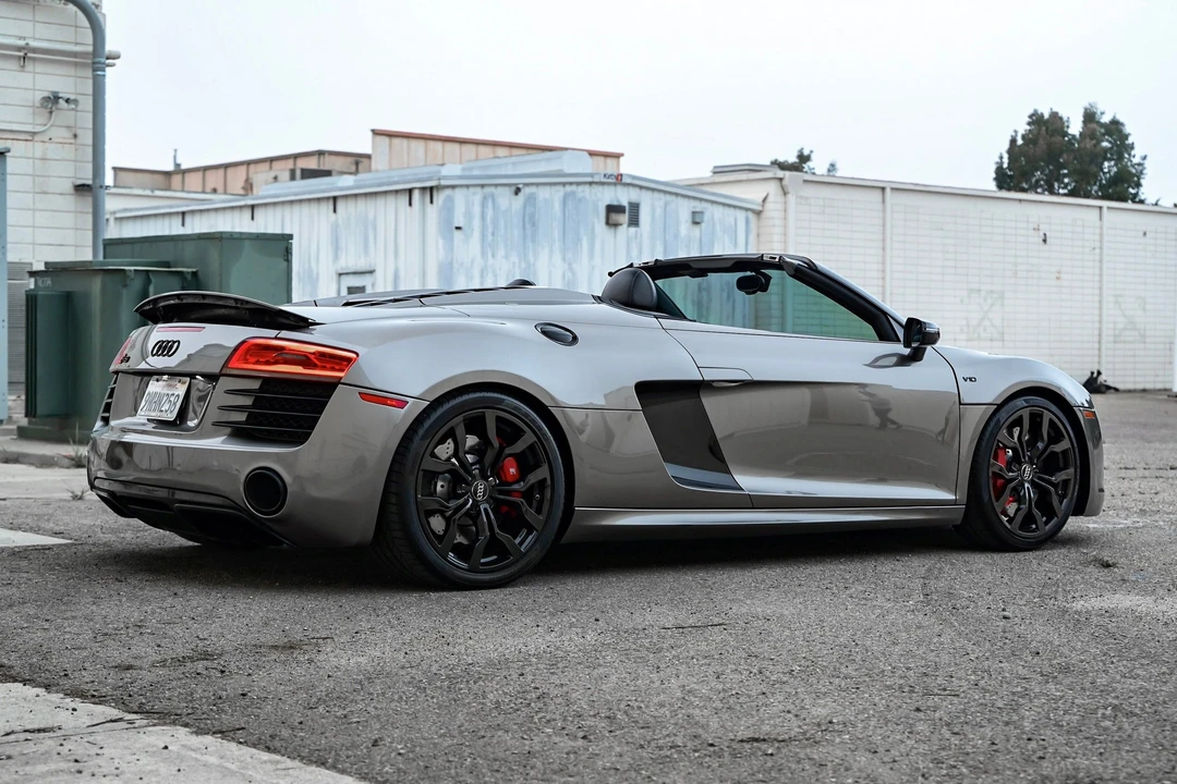 2015 Audi 42 R8 - Image 7 of 17