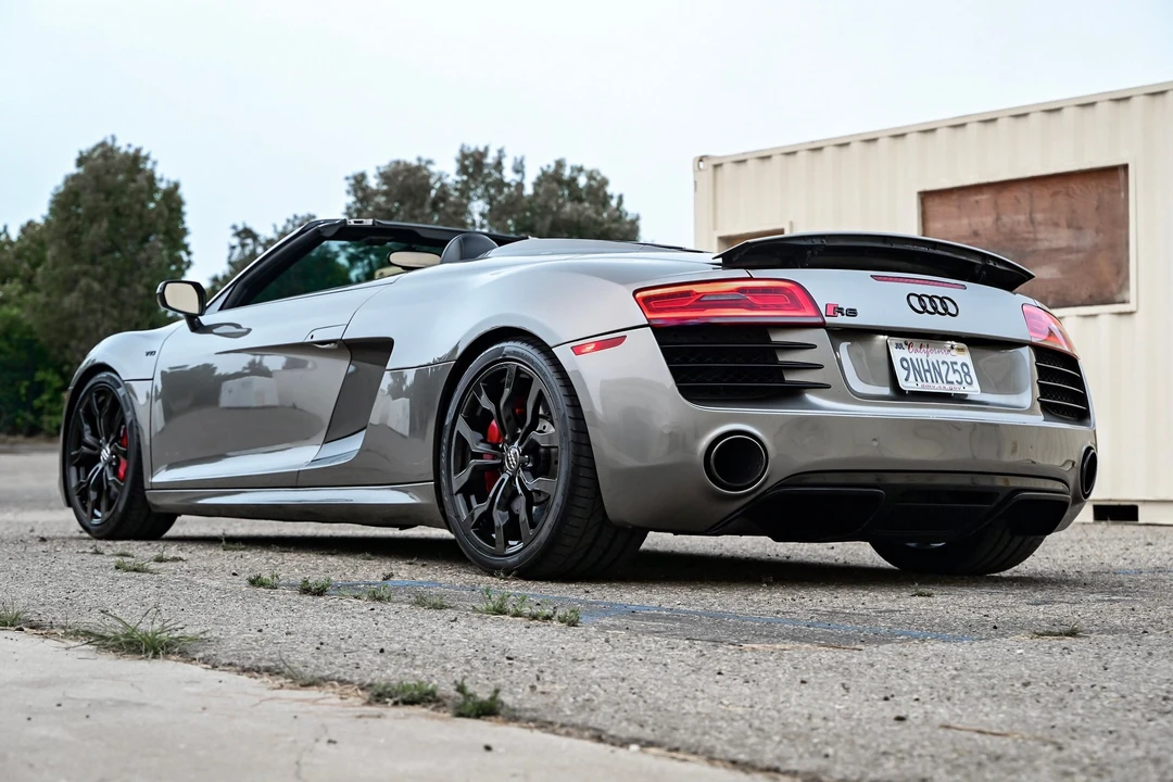 2015 Audi 42 R8 - Image 9 of 17