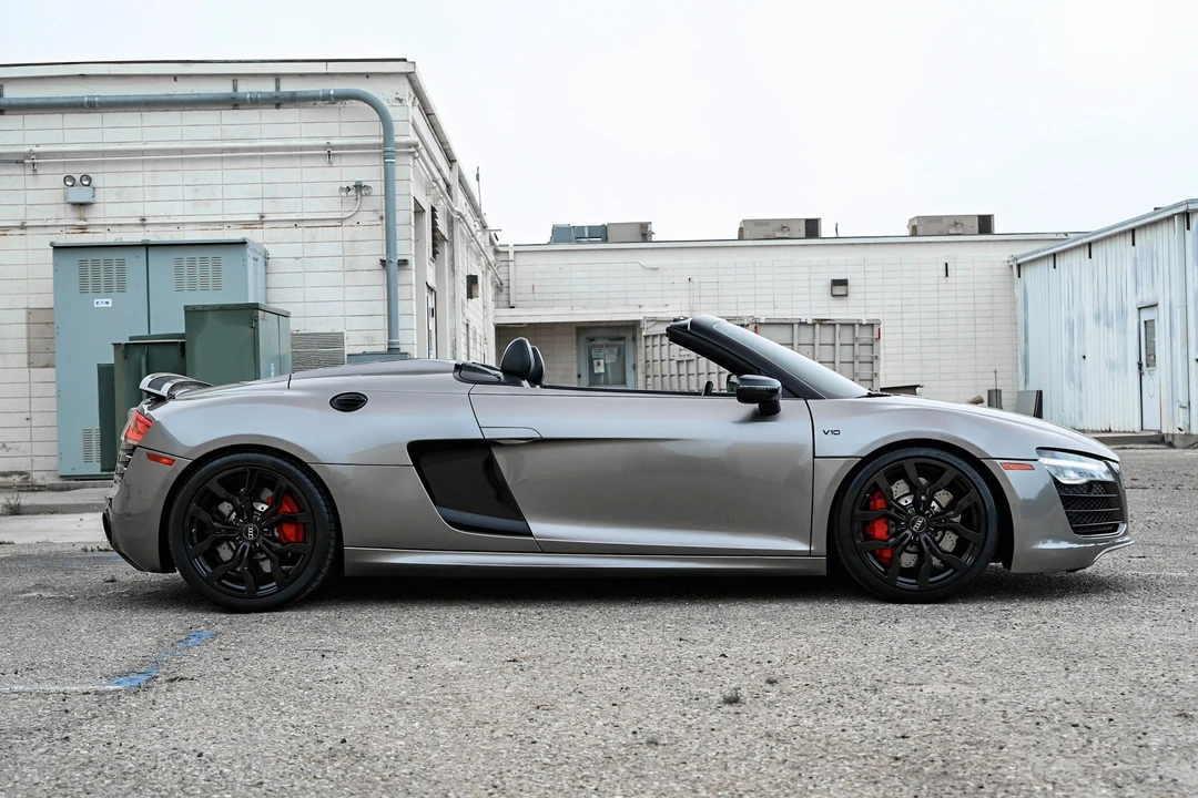2015 Audi 42 R8 - Image 10 of 17