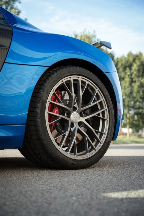 2015 Audi 42 R8 - Image 28 of 31