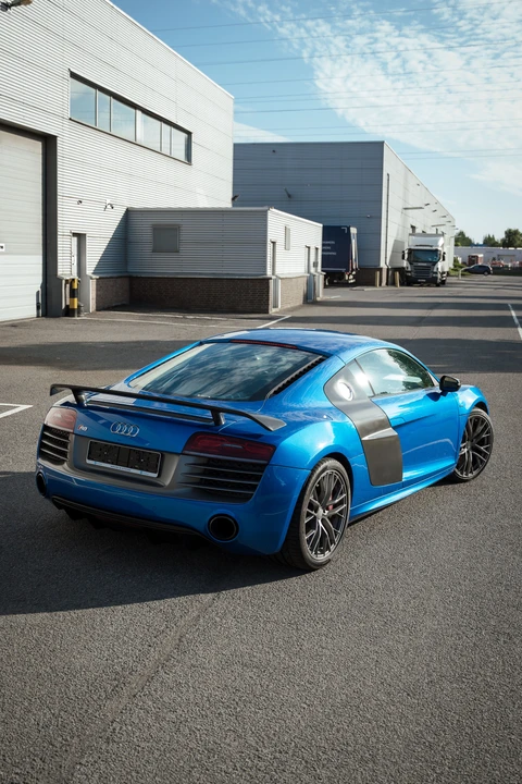 2015 Audi 42 R8 - Image 10 of 31