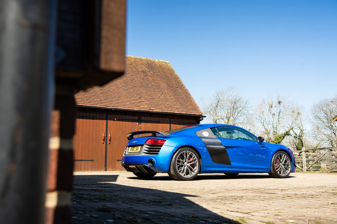 2015 Audi 42 R8 - Image 8 of 31
