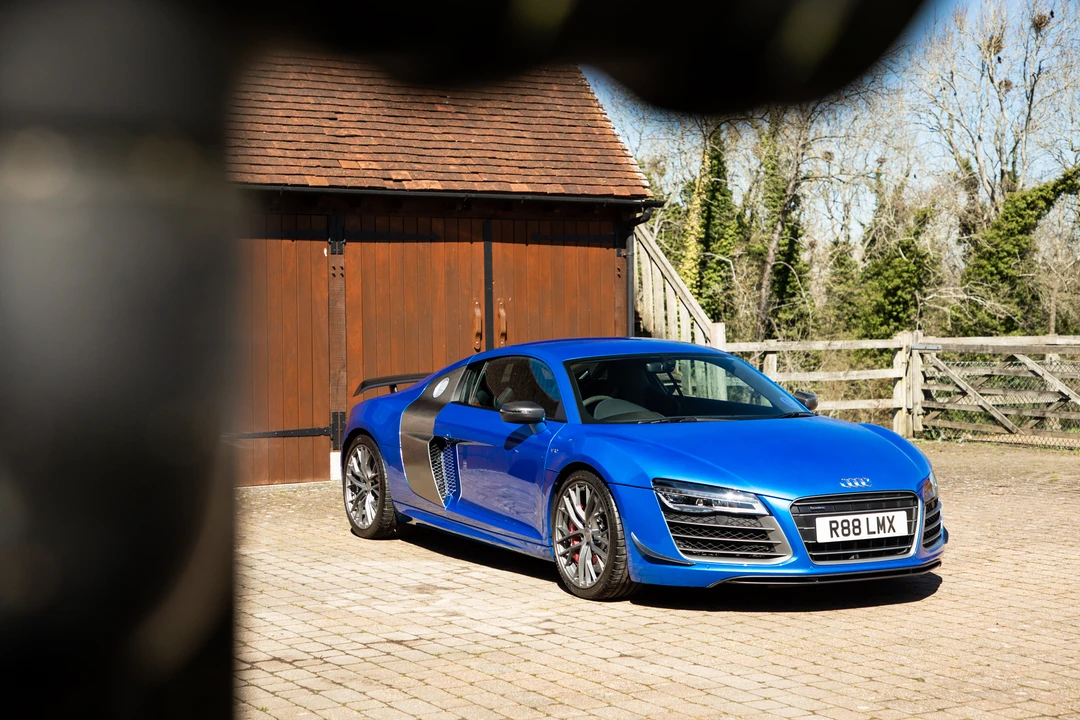 2015 Audi 42 R8 - Image 10 of 31