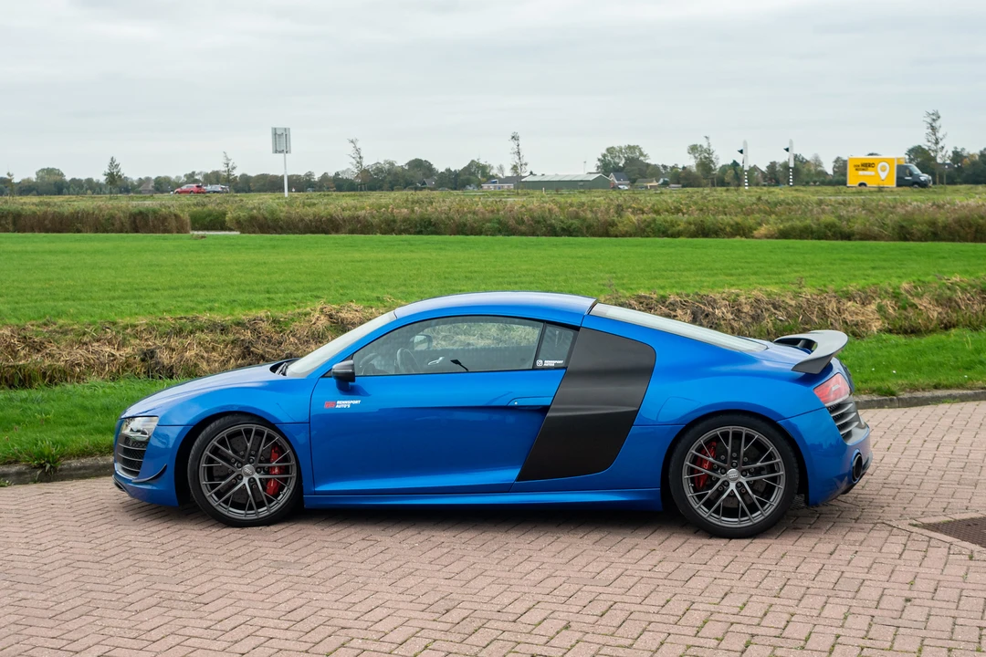 2015 Audi 42 R8 - Image 9 of 31
