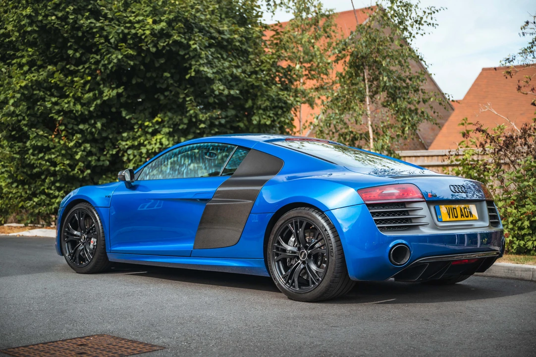 2015 Audi 42 R8 - Image 10 of 31