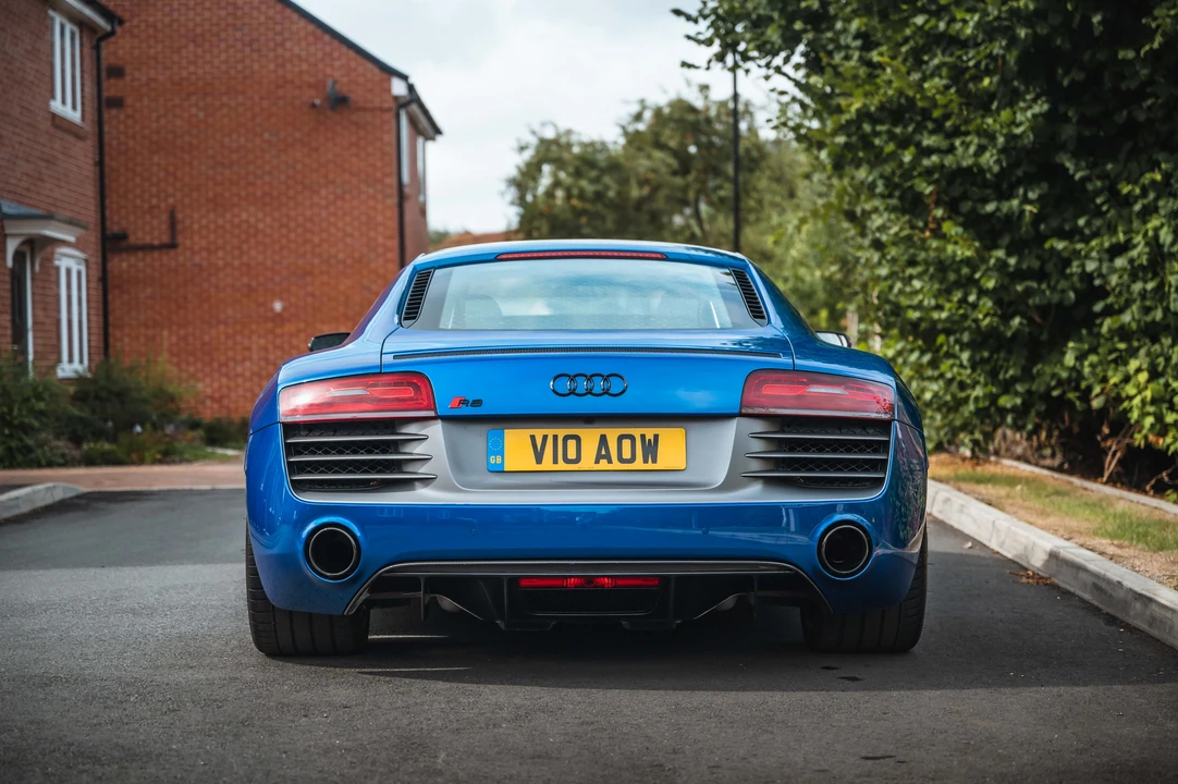 2015 Audi 42 R8 - Image 8 of 31