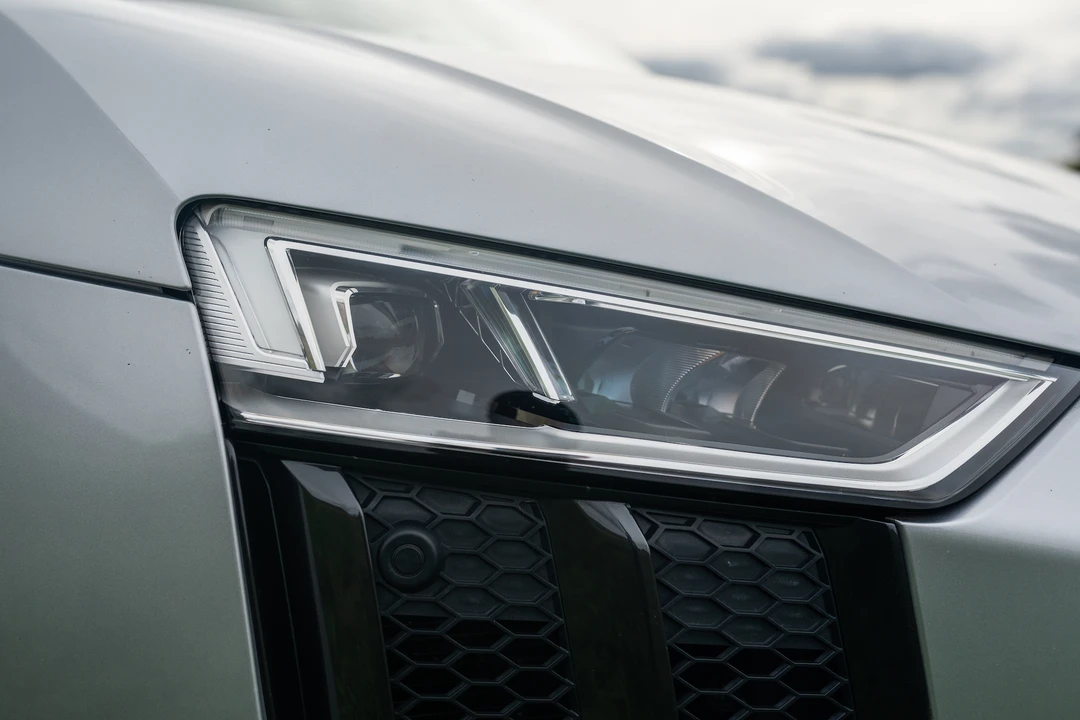 2015 Audi 42 R8 - Image 18 of 31