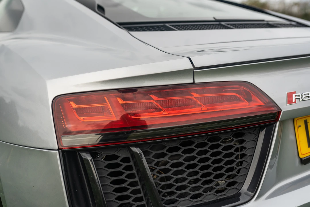 2015 Audi 42 R8 - Image 24 of 31