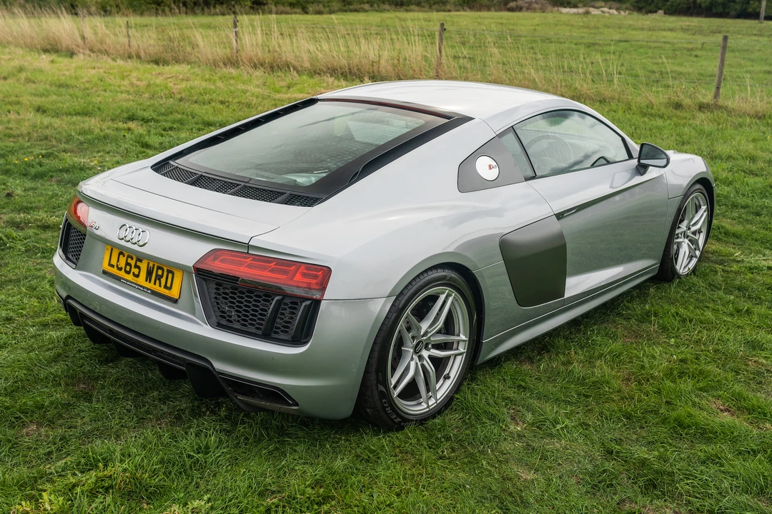2015 Audi 42 R8 - Image 8 of 31