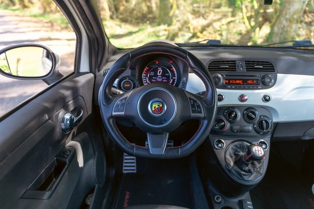 2015 Abarth - Image 2 of 30