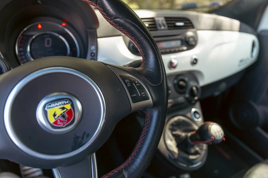 2015 Abarth - Image 4 of 30