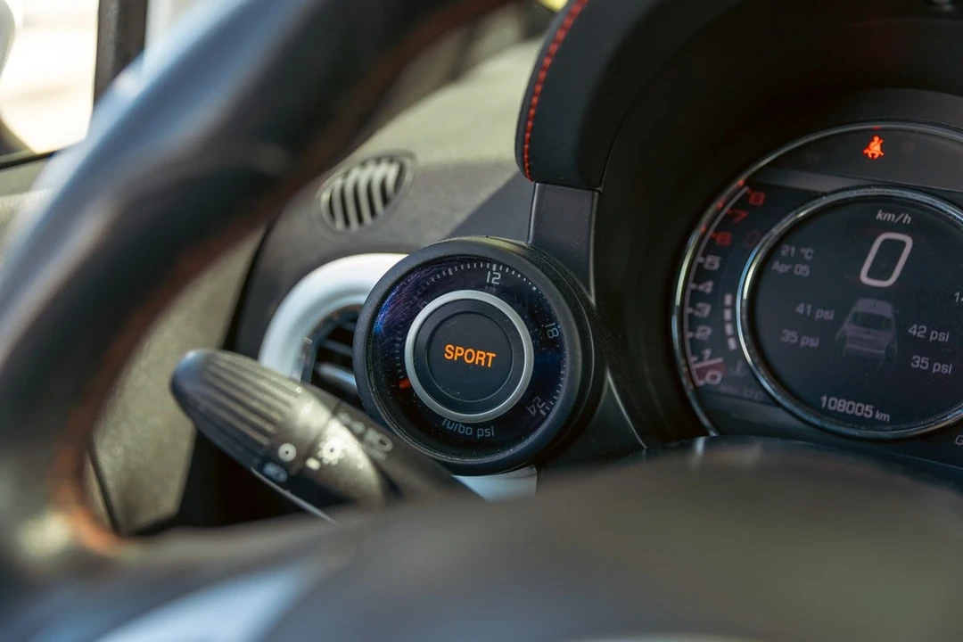 2015 Abarth - Image 10 of 30