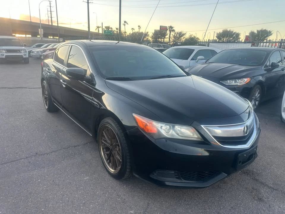 2015 Acura ILX - Image 2 of 15