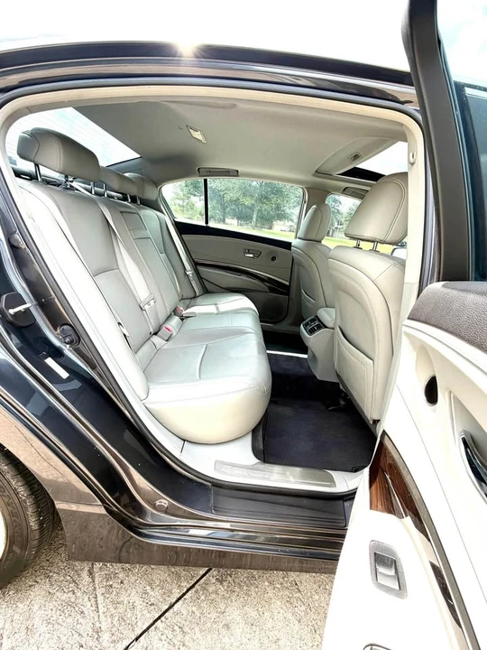 2015 Acura RLX - Image 10 of 16