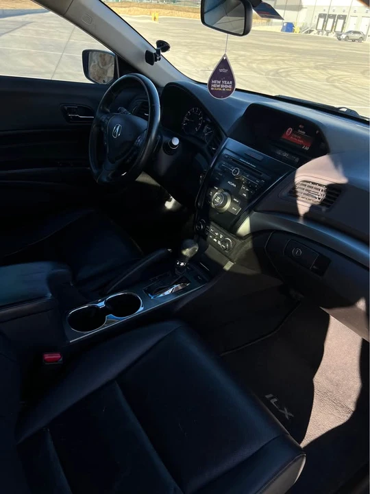 2015 Acura ILX - Image 10 of 16