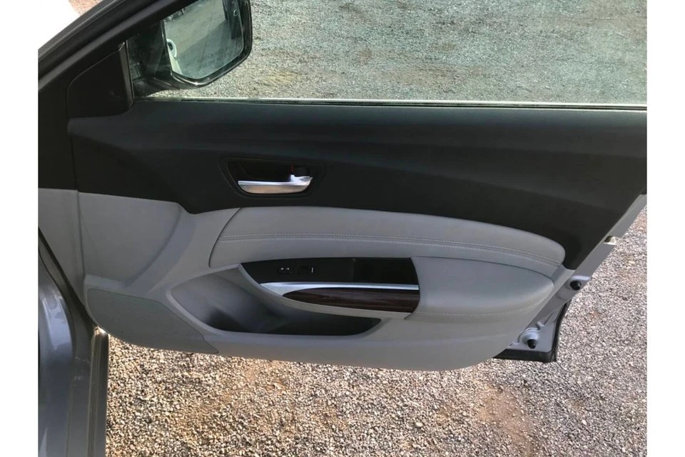 2015 Acura TLX 1st Gen - Image 10 of 20