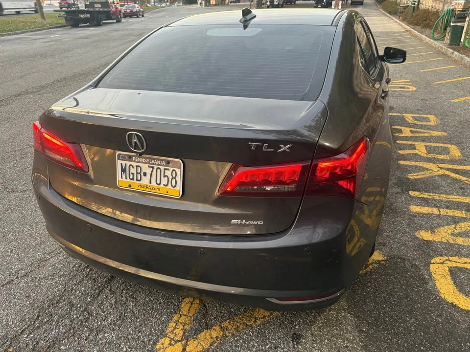 2015 Acura TLX 1st Gen - Image 10 of 13