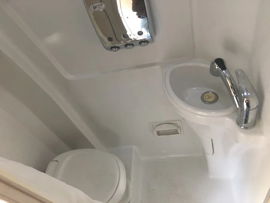 2015 Airstream - Image 9 of 9
