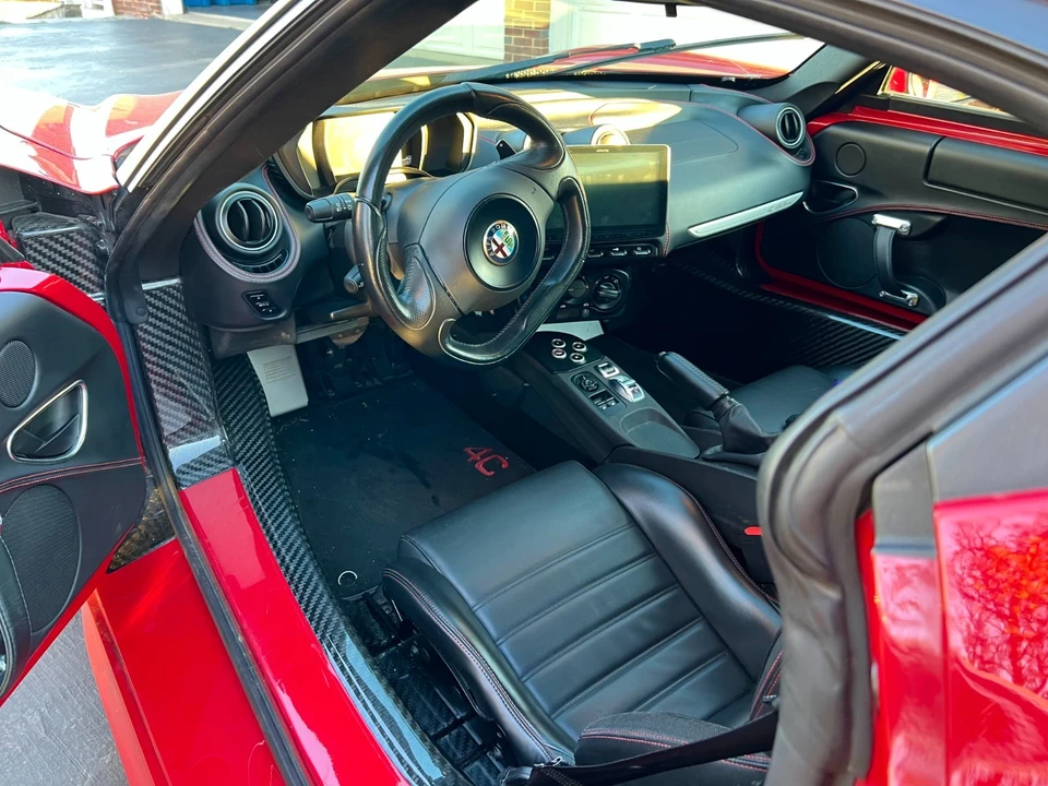2015 Alfa Romeo 4C Coupe - Image 6 of 13