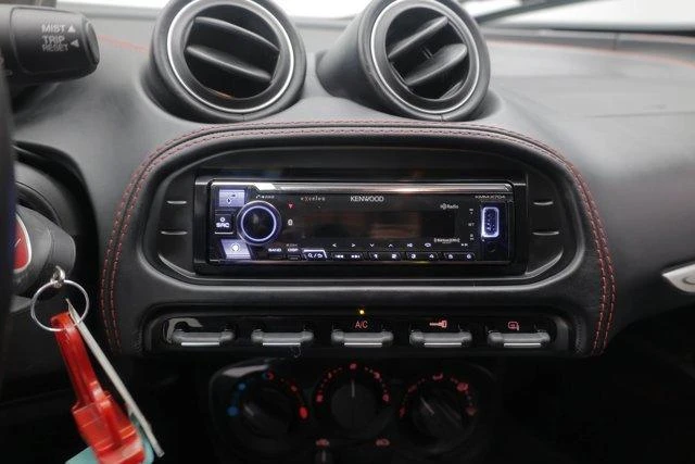 2015 Alfa Romeo 4C Coupe - Image 13 of 14