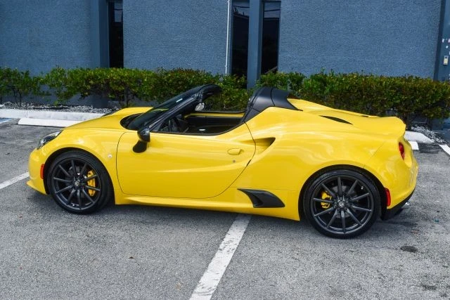 2015 Alfa Romeo 4C Spider - Image 28 of 31