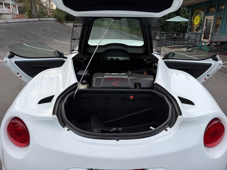 2015 Alfa Romeo 4C Coupe - Image 9 of 12