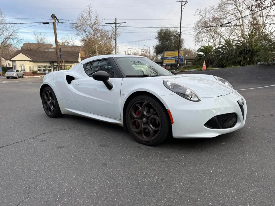 2015 Alfa Romeo 4C Coupe - Image 6 of 12