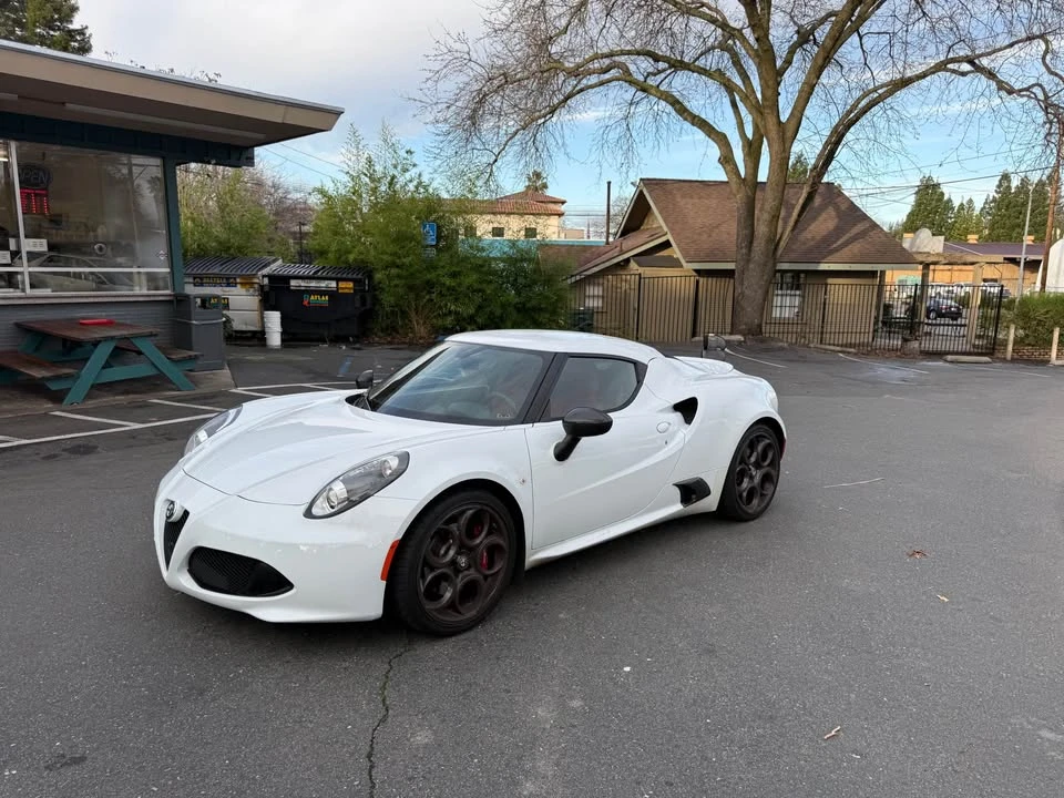 2015 Alfa Romeo 4C Coupe - Image 2 of 12