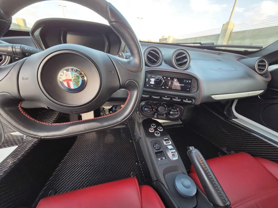 2015 Alfa Romeo 4C Coupe - Image 11 of 20