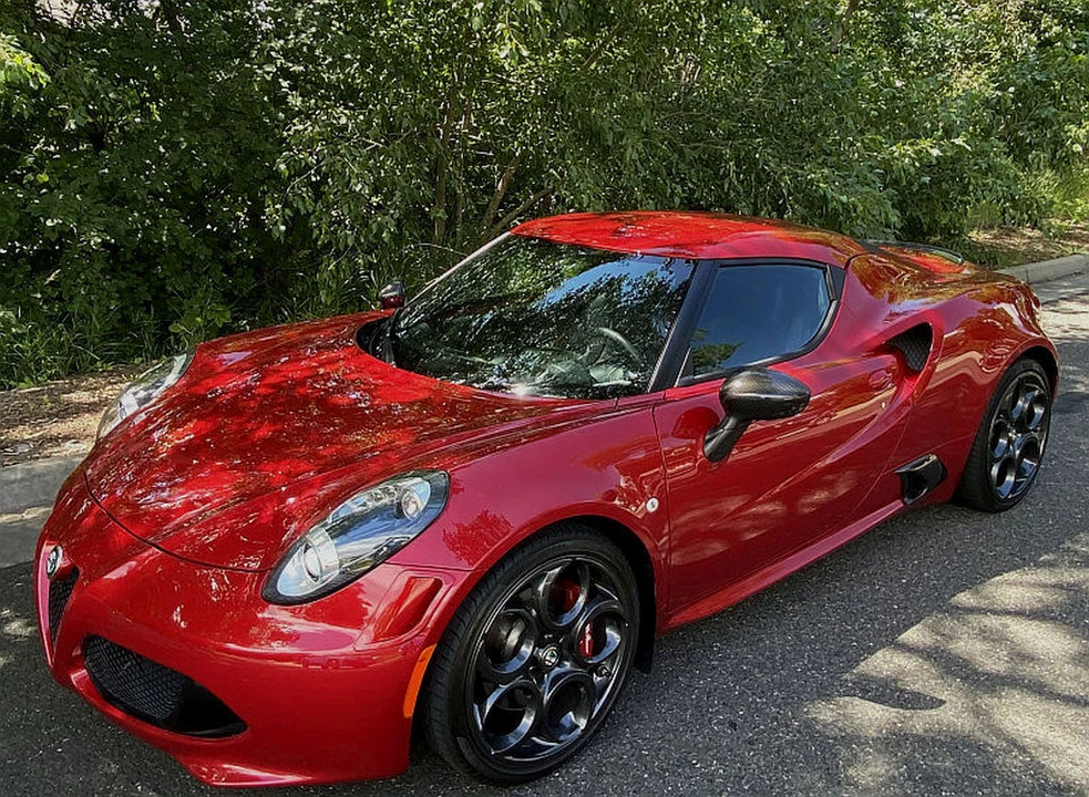 2015 Alfa Romeo 4C Coupe - Image 5 of 31