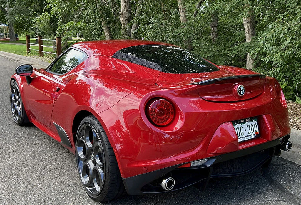 2015 Alfa Romeo 4C Coupe - Image 16 of 31