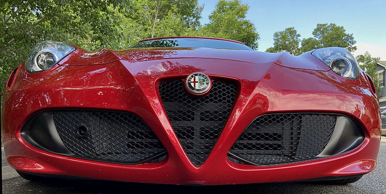 2015 Alfa Romeo 4C Coupe - Image 27 of 31
