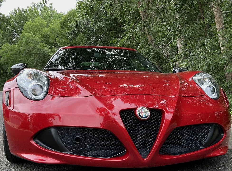 2015 Alfa Romeo 4C Coupe - Image 23 of 31