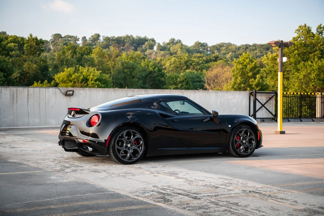 2015 Alfa Romeo 4C Coupe - Image 17 of 31
