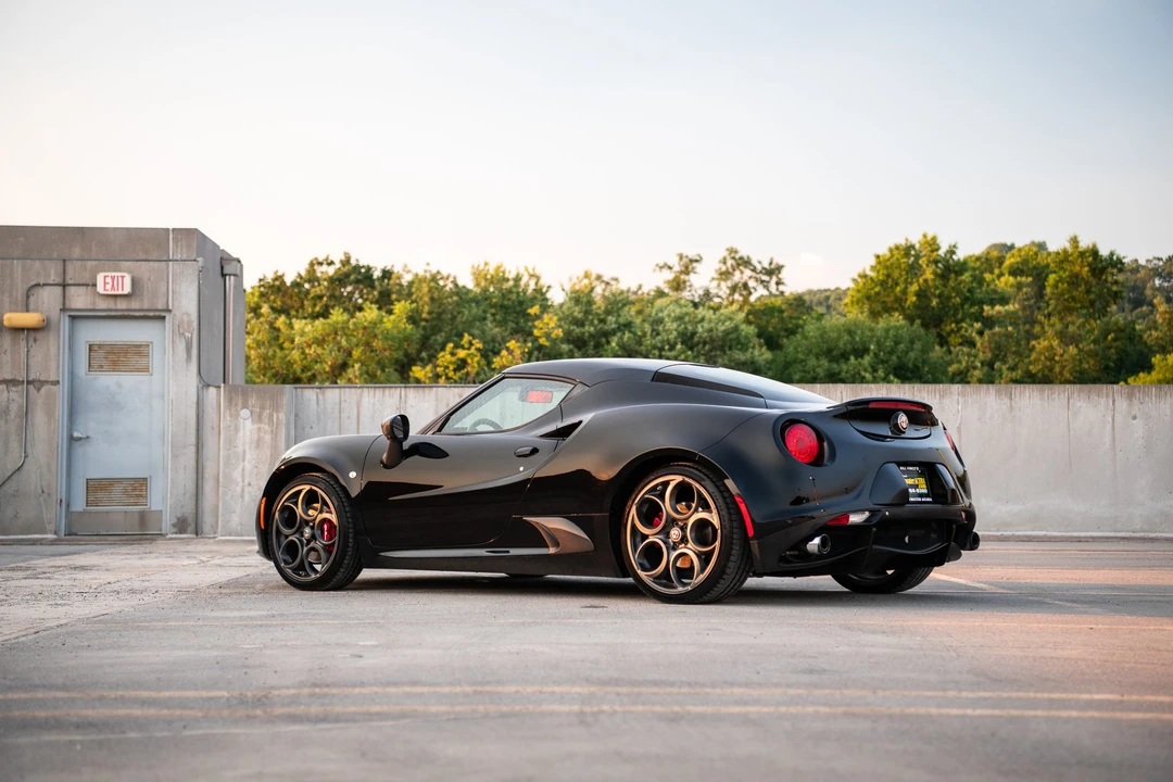 2015 Alfa Romeo 4C Coupe - Image 24 of 31